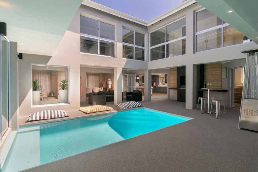6 Bedroom Property for Sale in Pezula Golf Estate Western Cape